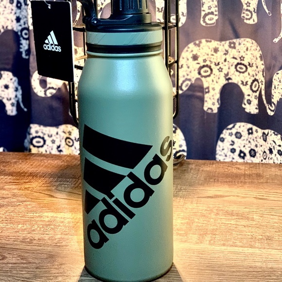 🆕 Adidas Legacy Green & Black 1 liter water bottl - Picture 1 of 5